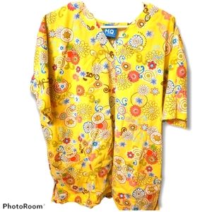 Womens XL CUTE YELLOW SCRUBS TOP